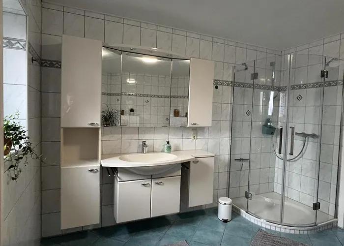 Neu! Zwei Linden Apartamento *